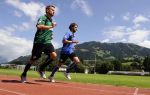 Kein Blick für die malerische Bergkulisse Tirols: Milorad Pekovic beim Lauftraining mit Axel Dörrfuß